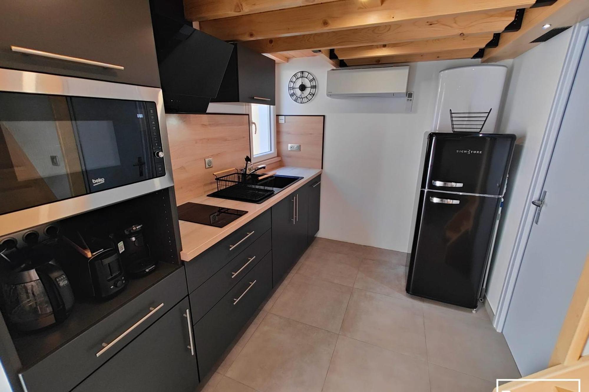 Maison Renovee Et Climatisee Avec Wifi A 600M De La Plage Виас Екстериор снимка